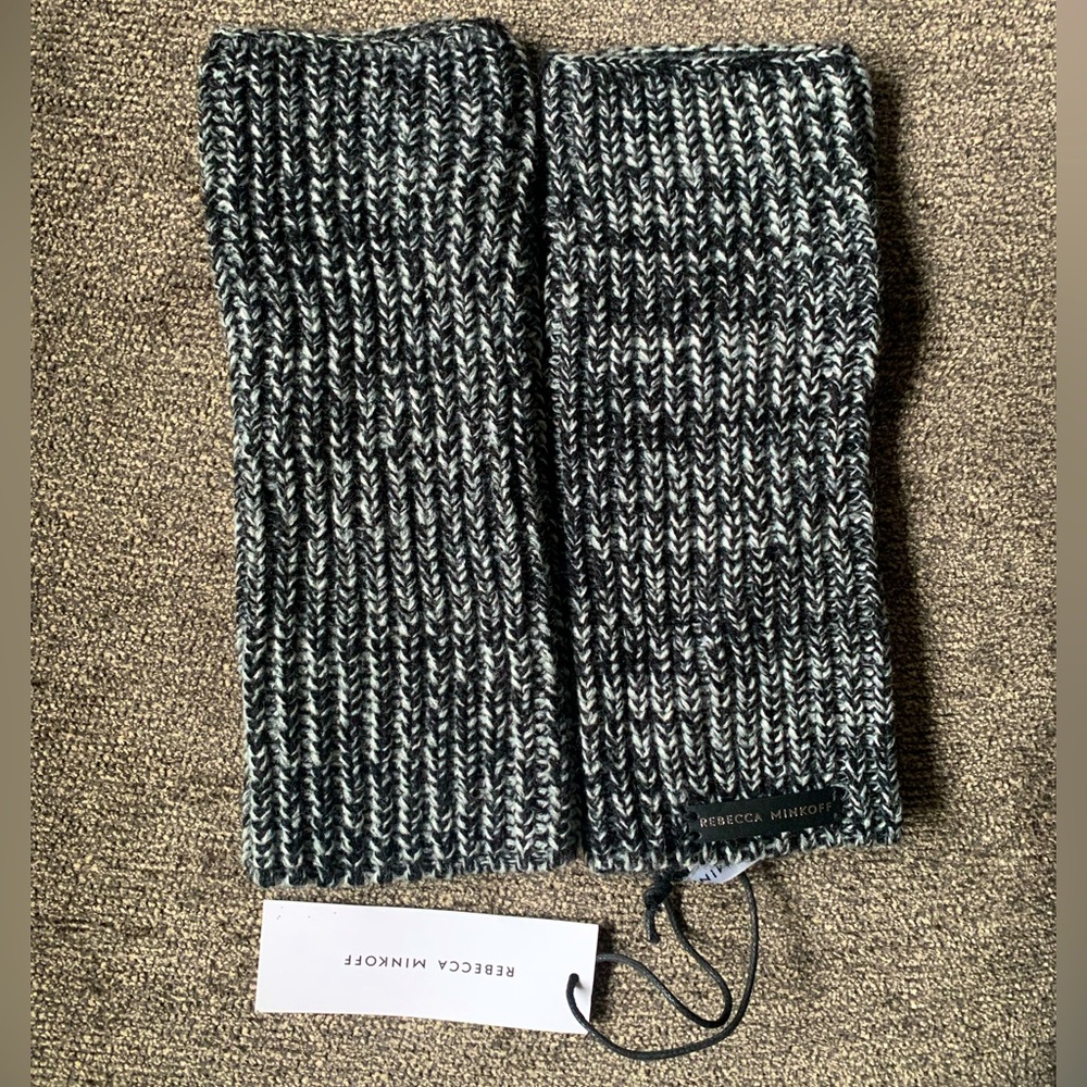 Rebecca Minkoff hand warmers- black and white